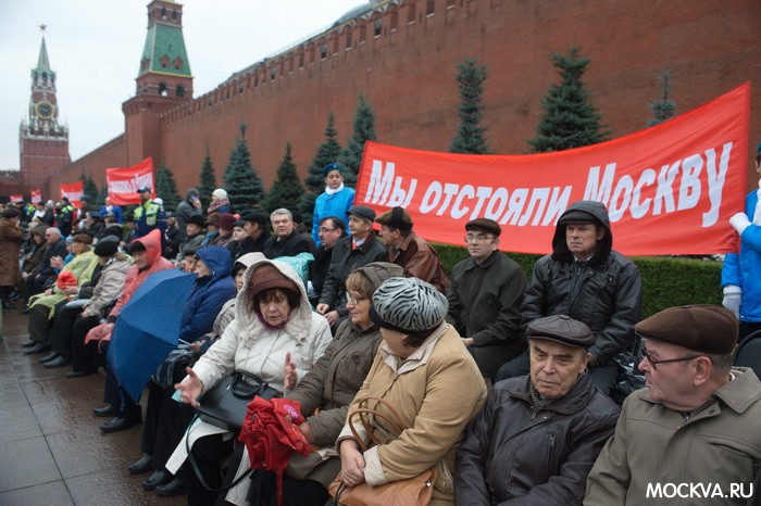 Торжественный марш посвященный 72-ой годовщине исторического парада 7 ноября 1941 на Красной площади