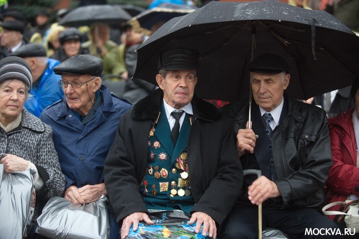 Торжественный марш посвященный 72-ой годовщине исторического парада 7 ноября 1941 на Красной площади