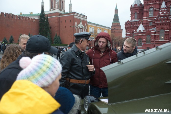 Торжественный марш посвященный 72-ой годовщине исторического парада 7 ноября 1941 на Красной площади