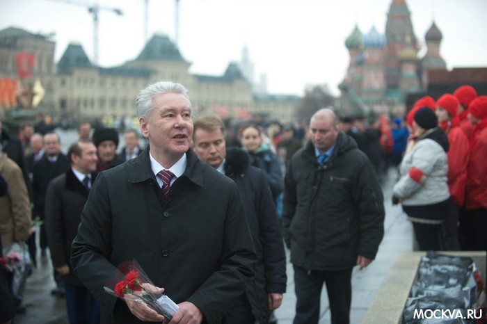 Торжественный марш посвященный 72-ой годовщине исторического парада 7 ноября 1941 на Красной площади