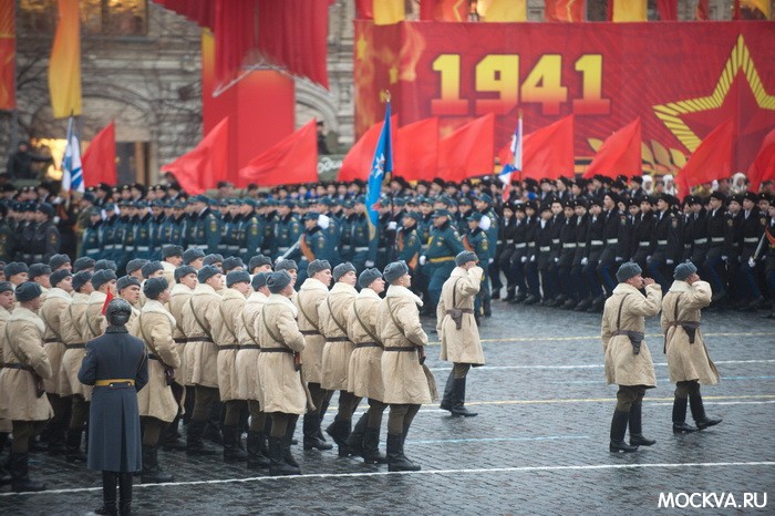 Торжественный марш посвященный 72-ой годовщине исторического парада 7 ноября 1941 на Красной площади