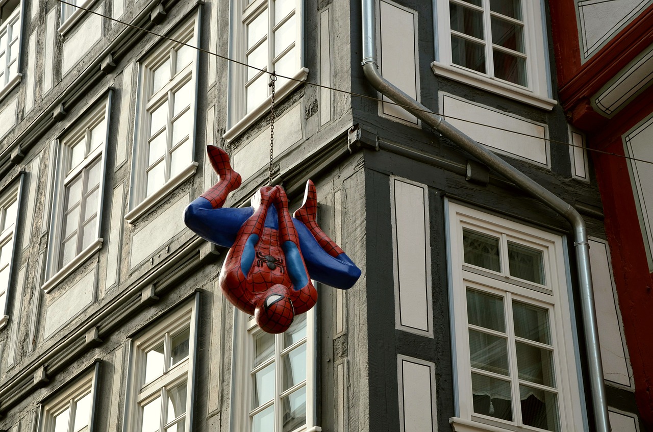 Twitter hung spiderman