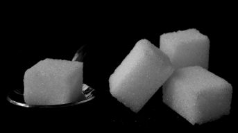 Нутрициологи рассказали, чем обернется полный отказ от сахара