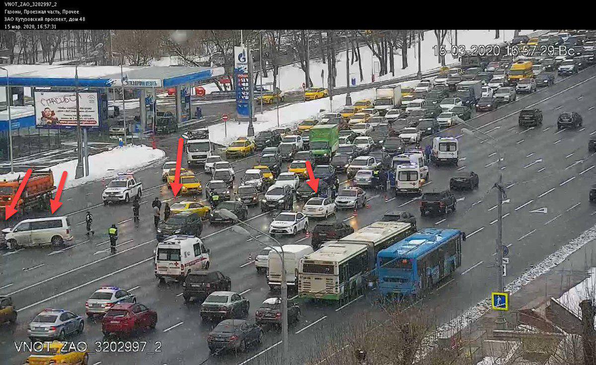 На Кутузовском проспекте в Москве столкнулись сразу пять автомобилей |  Москва.ру