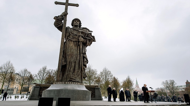 памятник князю владимиру