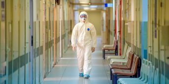 Медики выявили еще свыше 1,5 млн инфицированных ковидом по всему миру за сутки