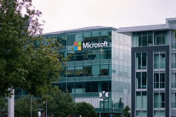 Эксперты рассказали о перспективах россиян при блокировке Microsoft