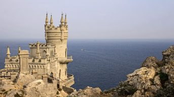 Непривитые россияне не смогут сорваться в Крым на ноябрьские выходные