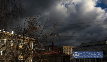 Жители Москвы стали свидетелями редкой мартовской грозы