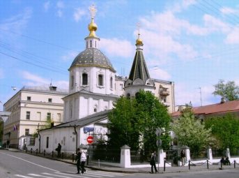 В РПЦ призвали запретить рекламу суррогатного материнства в России
