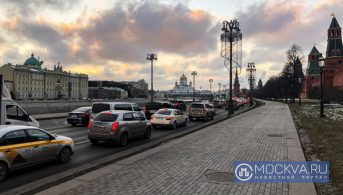 Московские дороги скованы 8-балльными пробками