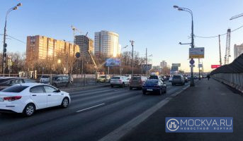 Московские дороги по-прежнему скованы 8-балльными пробками