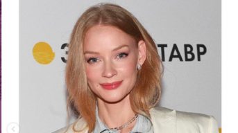 Актриса Ходченкова пришла на премьеру своего фильма в кинотеатр Художественный в украшениях почти за 18 млн рублей