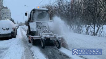К уборке снега в столице привлекли 10 тысяч единиц техники