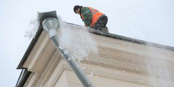 В Петербурге заключенные не возьмутся за лопаты, чтобы разгребать последствия снегопада за подчиненных Беглова