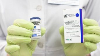 В РФПИ ответили на обвинения в краже разработок AstraZeneca при создании Спутник V