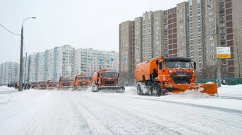 В Москве задействовано более 10 тысяч единиц техники в уборке последствий снегопада