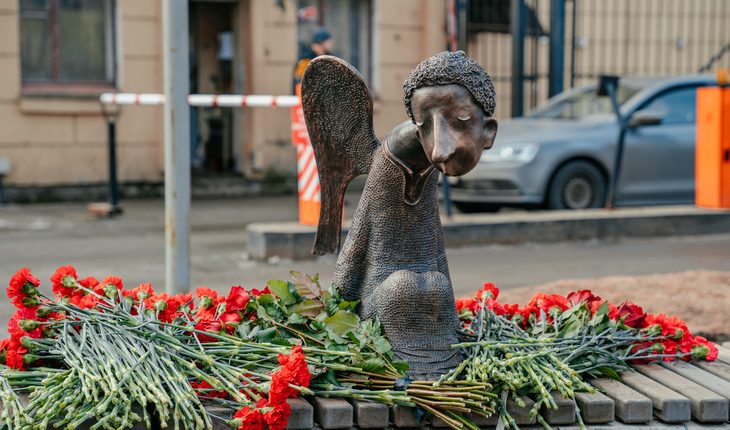 памятник врачам