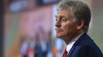 Песков назвал уткой слухи о введении военного положения в ряде регионов России