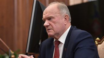 В КПРФ заявили, что госпитализированный Зюганов рвется в бой