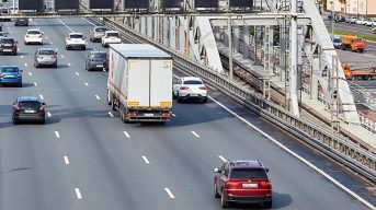 Стали известны новые правила въезда в Москву грузовиков с 1 января