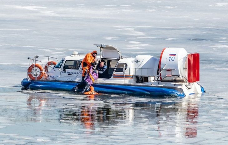 лед вода тонет спасение спасатели