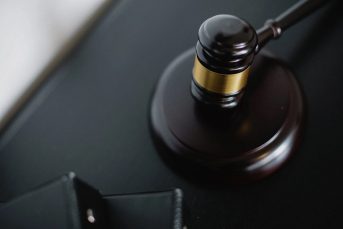 Суд в Москве отправил в СИЗО на два месяца бывшего топ-менеджера ПИК Лефеля