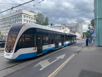 В столичном ДТП пострадали два человека с участием трамвая