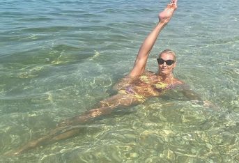 Задержали за то, что сняла маску, чтобы попить кофе выпущенная из полиции Волочкова оправдалась за дебош