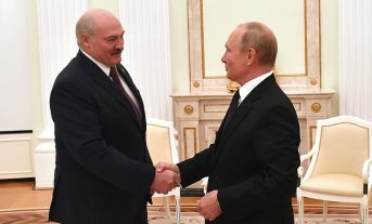 Путин и Лукашенко обсуждали политические вопросы около трех часов