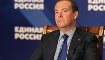 Медведев увидел в приостановке членства РФ в СЕ повод вернуть смертную казнь