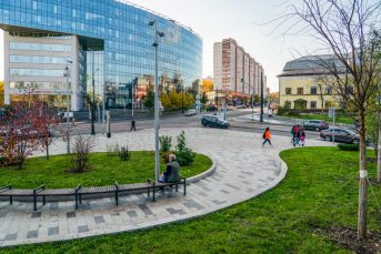 Собянин оценил обустроенную территорию нового арт-квартала у Винзавода