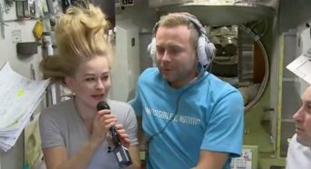 Корабль Союз с киноэкипажем вернется на Землю раньше срока