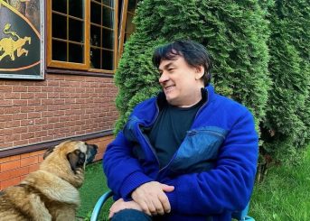 Стало известно о состоянии госпитализированного Александра Серова