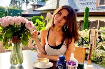Солистка Винтаж Анна Плетнева вышла на связь после ДТП с участием ее мужа в Подмосковье