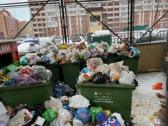 Заваленный мусором Петербург превратился в Неаполь 2007 года