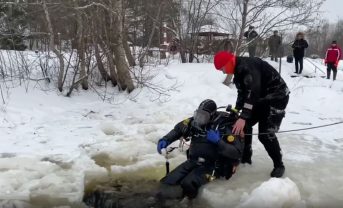 Где и как в Петербурге проваливаются под лед