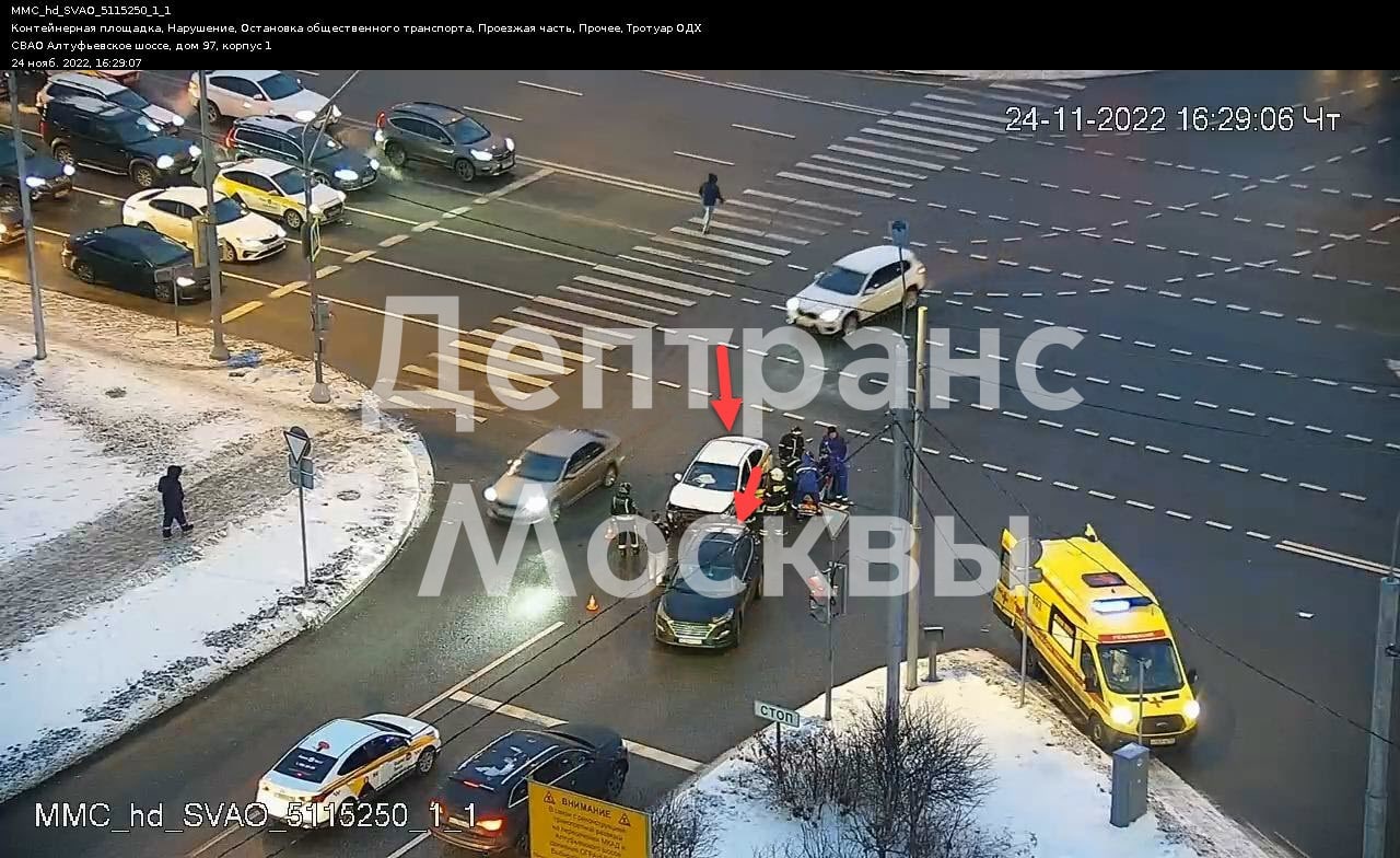 На пересечении Алтуфьевского шоссе и Волгоградского проезда произошла  авария - Москва.ру