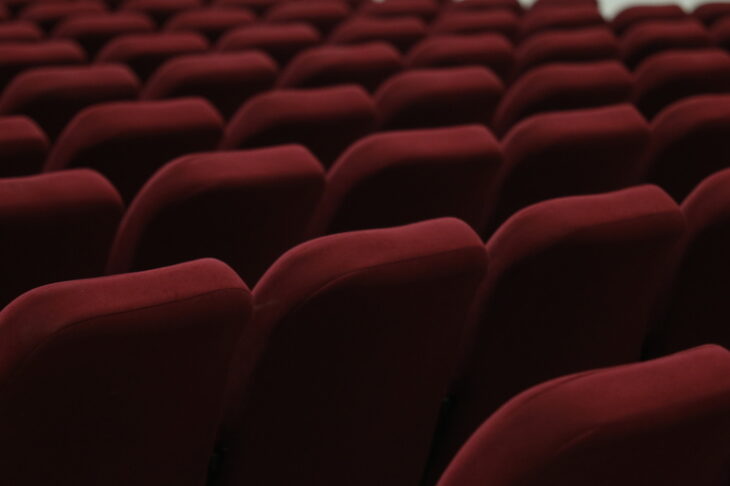 Буфеты двух театров Москвы закрыли на 90 суток